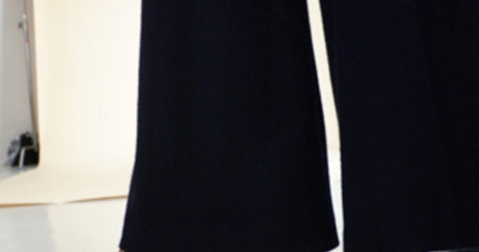 ワイドパンツとヒールの美バランス