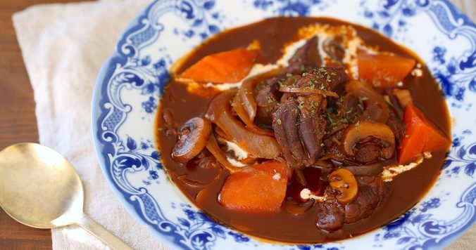 炊飯器で作れる！　塊肉ゴロゴロの「コクうまビーフシチュー」