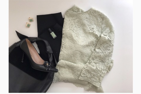 GUレースブラウス1490円が上品！　大人のフェミニンコーデに◎