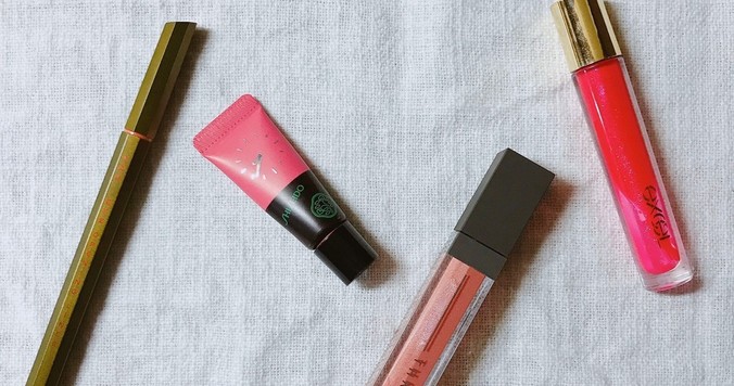 カラフルな春を目元に。大人レディの褒められコスメ