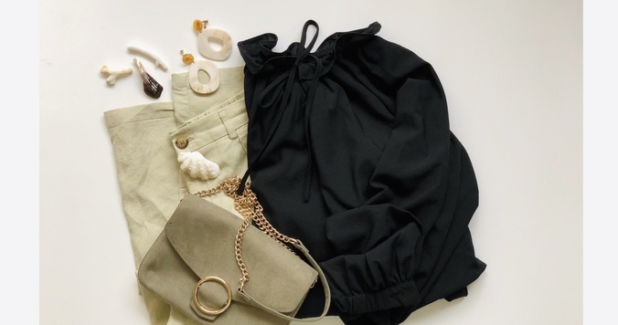 【GU】ドルマンスリーブで叶える上品シルエット