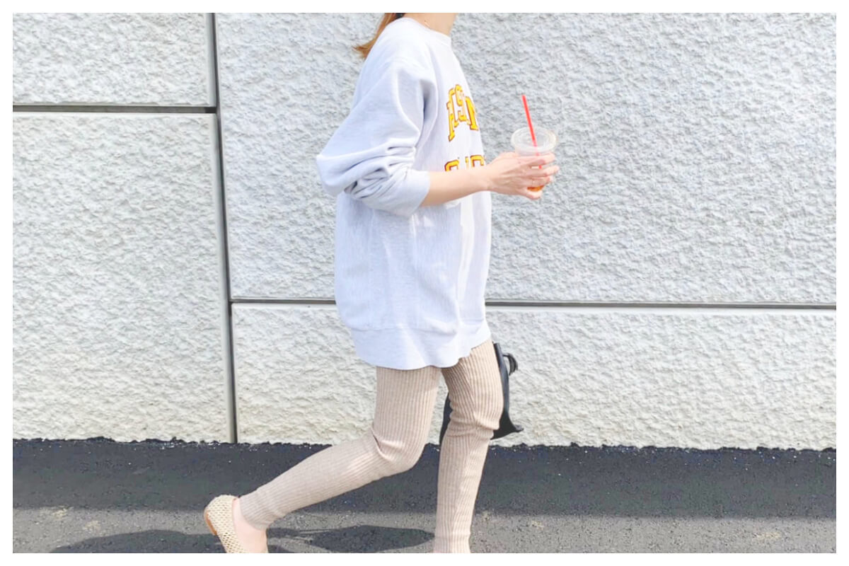 古着のビッグスウェットがかわいい! 大人のカジュアルコーデ術