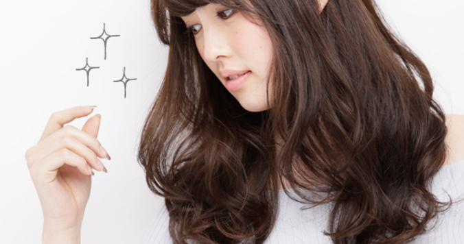 おうち美容で研究するのはメイクだけ？　今こそ取り組みたい、コテ（カールアイロン）での巻き髪にチャレンジ！