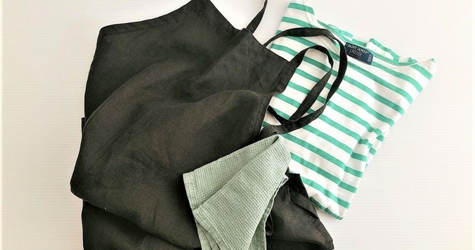 無印良品の麻エプロン2990円。おうちコーデをおしゃれに演出！