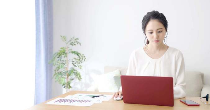 テレワークにおすすめ！ 人気キーワード６選！ ～ テレワークだって気を抜かない！ MAGASEEKで最旬ファッションを楽しもう 