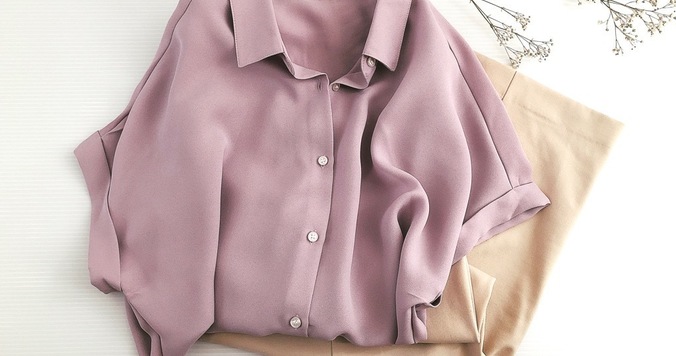 肩幅問題を解消！ GU990円シャツでデコルテ周りをキレイ見せ。