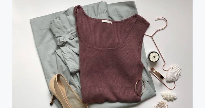 【GU】990円！ リブニットタンクトップのブラウンが大人っぽくて上品