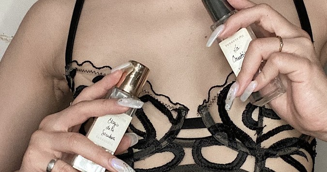 香水やネイルと合わせて楽しむ。自分を表現するためのランジェリーの纏い方