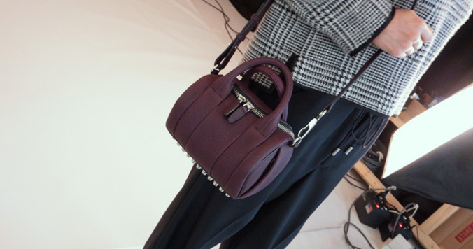 “バーガンディ”で今年らしさを手に入れる