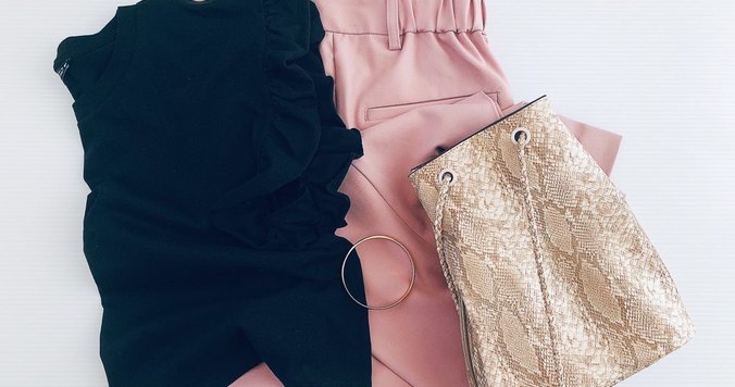 【ZARA】大人気！フリルTシャツで、40代の夏コーデをかわいくアップデート