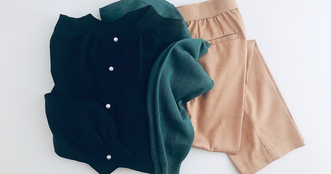 GUのパールブラウス1990円で着映える！ 大人フェミニンコーデに◎