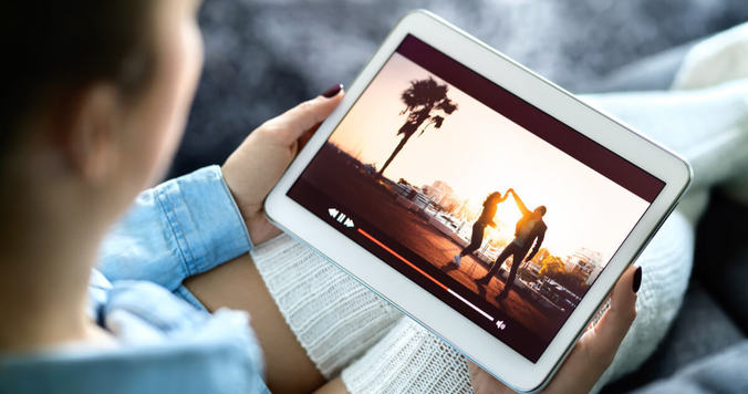 おうち時間でまったり……いま観るべき映画・ドラマ10選