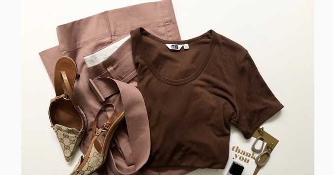 【新作！ Uniqlo U】リブラウンドネックT、今年はブラウンが正解！