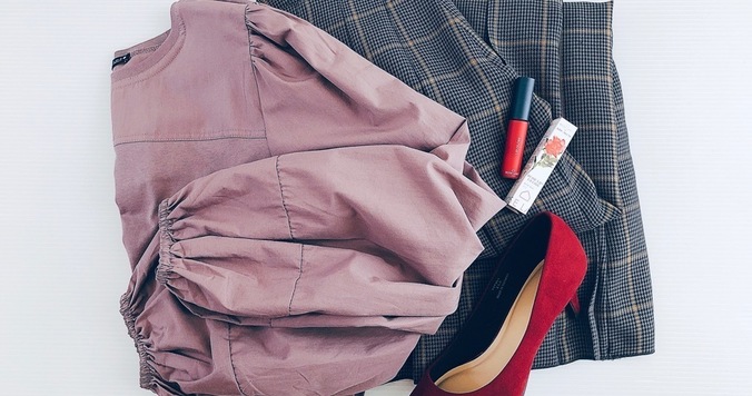 ZARAのバルーン袖トップス×秋リップ。リモートワークに着映える秋の大人コーデ３選