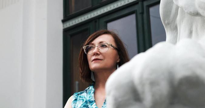 ごきげんに歳をとるのに、シミの数をかぞえている暇はない