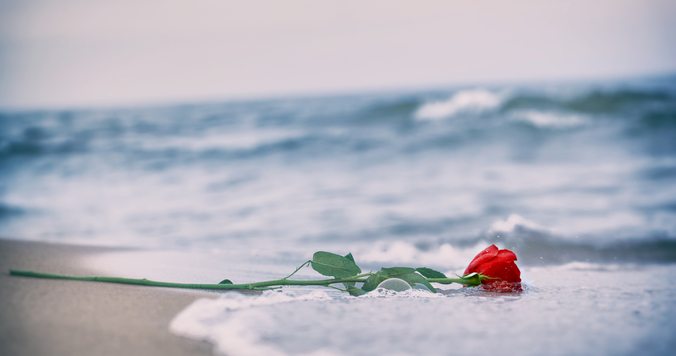 「別れても好きな人」への後悔。大切なのは「元恋人への未練がある」と受け入れること