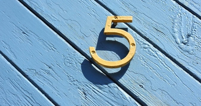 【数秘術】誕生数５の恋愛タイプ診断！ 相性や幸せを掴む秘訣をご紹介