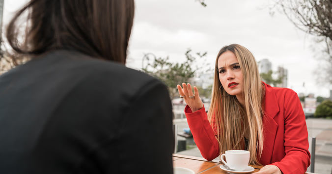 「彼氏、大手勤務だからさぁ」マウンティングあるある。うまくかわす方法は？