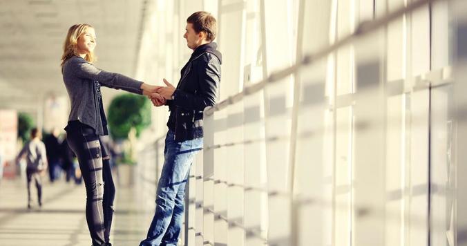 年下彼氏は何歳までならOK？ 年下とうまくいきやすい女性の特徴も紹介