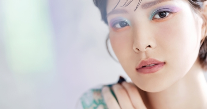 ブラック一辺倒は卒業！ 大人女性の垢抜けアイライン術【大人がやめたいコスメ使い#４】