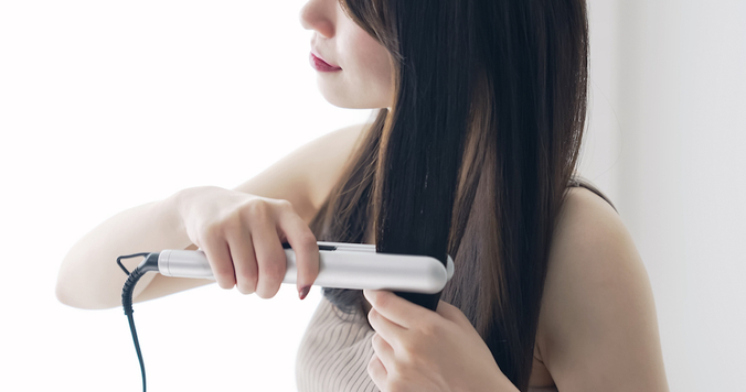 アラフォーのストレートヘア。魅力アップのポイントはツヤと○○！