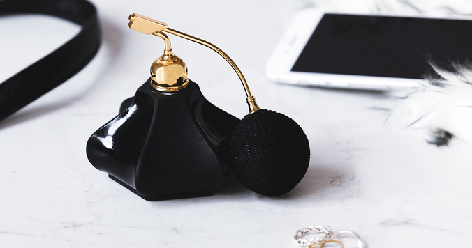 おすすめのフェロモン系香水10選！ 人気の商品と効果について徹底解説