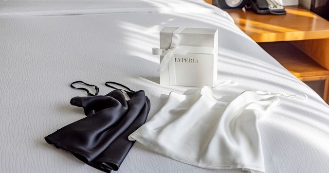 ラペルラ×コンラッド東京の「センシュアルステイ with La Perla」宿泊プランが好評