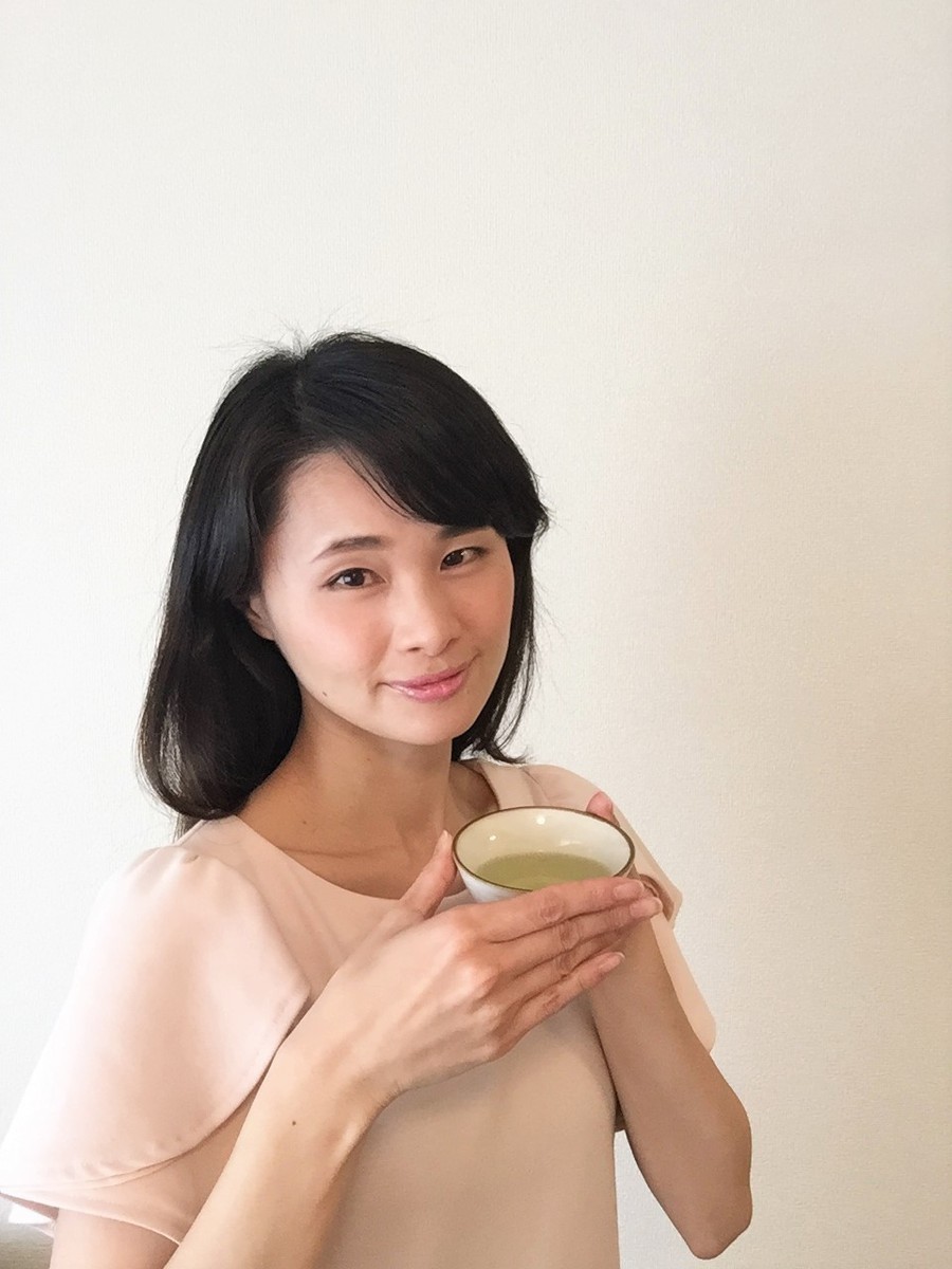 花粉症でメイクがのらないそこのあなた！日本茶でつらい花粉症を撃退できるかも？！満木葉子の日本茶美容#1
