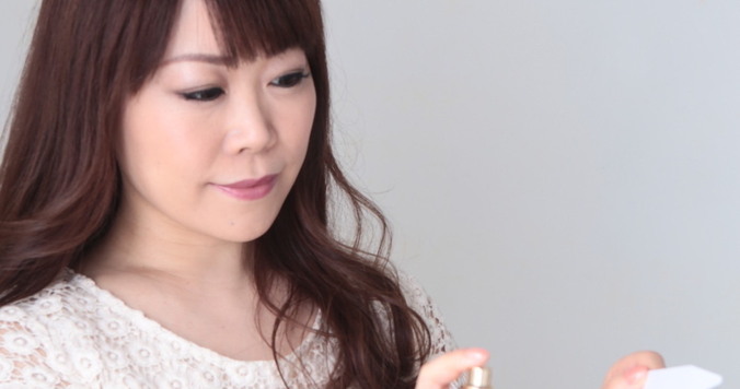 香りをまとうことは、ナチュラルメイクと似ている。