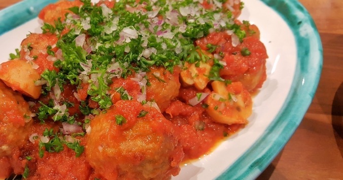 スペイン風肉団子のトマト煮込み【簡単なのにほめられる！ホムパごはん #2】