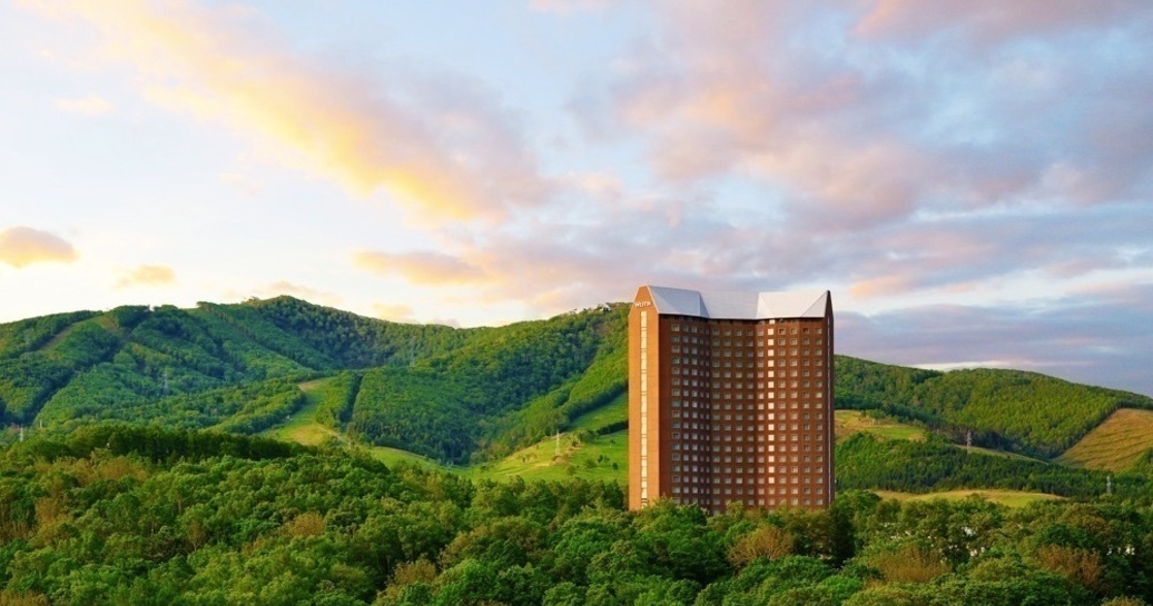 夏の北海道でウェルネスに過ごす【オトナの美旅スタイル#6】