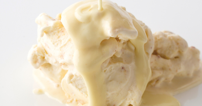 あつあつのチーズソースをかけて食す、大人仕様の濃厚アイスクリームが素敵すぎる