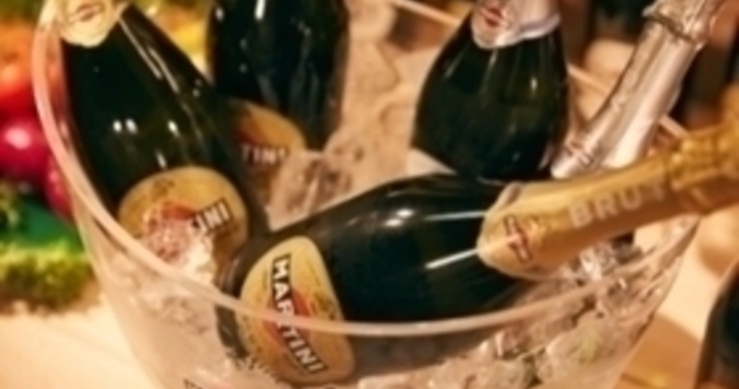 #MartiniHolidayで「私らしいホリデーの過ごし方」を投稿すると 抽選で１組２名様がイタリア旅行ご招待 ！