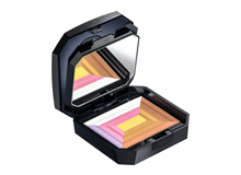 「SHISEIDO」、7つの色と光の力で肌を輝かせるコンパクトパウダー 2017年1月1日発売