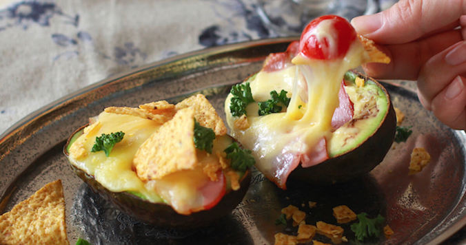 【おつまみレシピ】３分で作れる「とろ〜りチーズのピザカド」でおしゃれな晩酌を