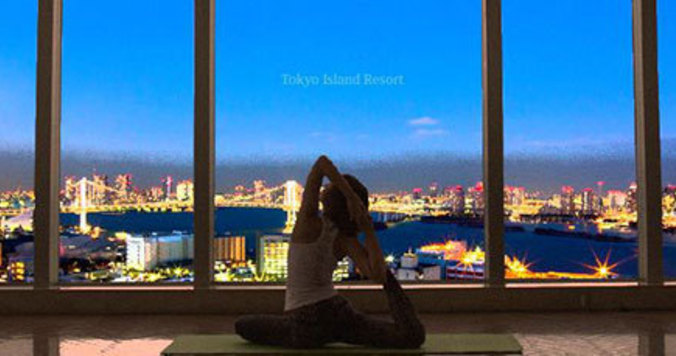 ロカボディナー付き、東京湾の夜景を楽しめる夜ヨガを1月25日（水）に開催