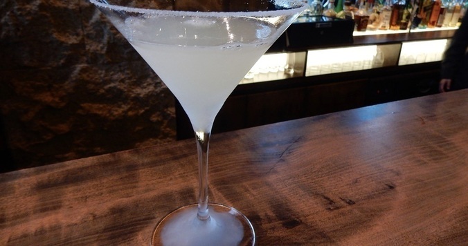 ホテル120%活用の自分磨きタイム。生き返るヘアケアにご褒美カクテル【オトナの美旅スタイル #16】