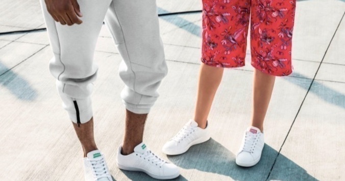 adidasから履き心地抜群のスニーカー「CLOUDFOAM VALCLEAN」が新登場。ウィメンズモデルは2色