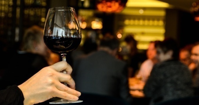 【恋愛上手はどっち？】今彼がデートで選んだのが元彼と訪れた店だったときの対応