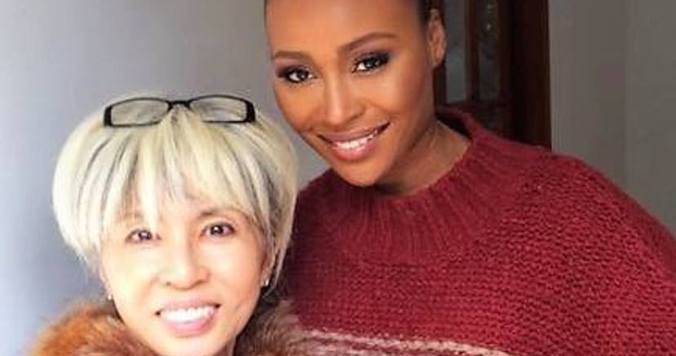 自信あふれる美しさをメイクと振る舞いで手に入れる方法