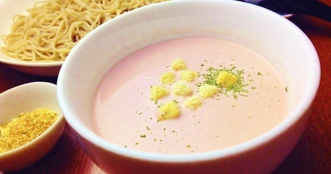インスタ映え間違いなし！「春色豆乳スムージーつけ蕎麦」が新登場