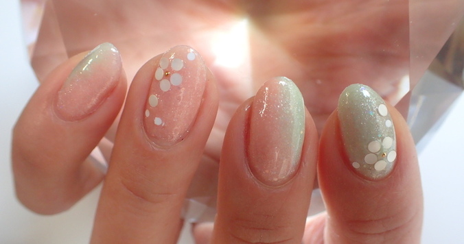ホログラムネイルの簡単なやり方【マニキュアでセルフネイル】