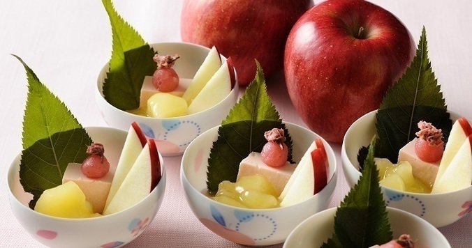 星野リゾートで春限定デザート「りんごと桜のあんみつ」を味わって
