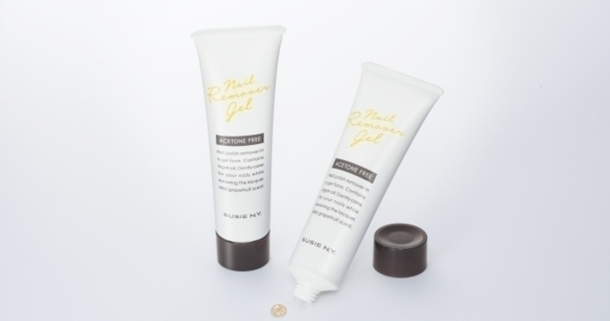 ジェルタイプのネイルリムーバーで爪に優しくネイルオフ