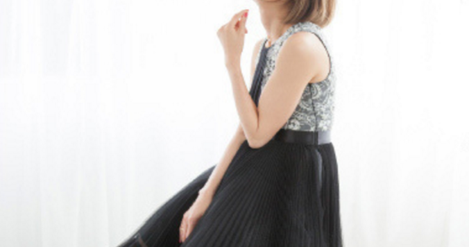 【終了しました】hitomi20周年の幕開けとなるワンマンライブにDRESS読者5組10名様をご招待！