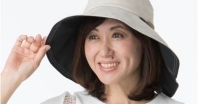 特大つばで顔・首周りを徹底ガードするマナラの新作帽子