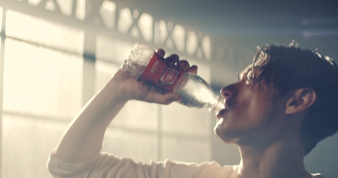 「ウィルキンソン」新TVCMがオンエア。DEAN FUJIOKAさんがクールに熱演！