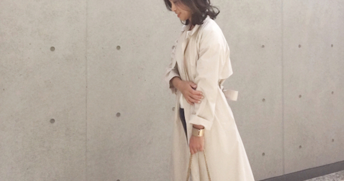 今年っぽいトレンチコートは「着丈110cm」の長め丈