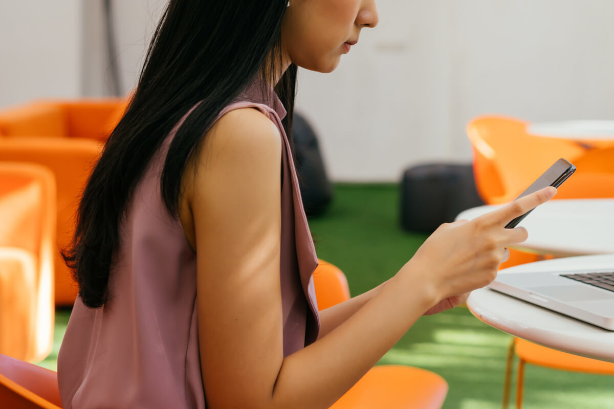 復縁が目的? 喧嘩別れの後、音信不通だった相手から謝罪の連絡