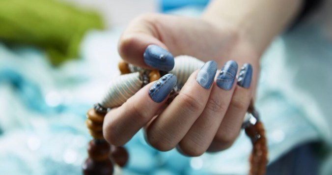 おしゃれを楽しむ大人女子必見！　ぐにゃりと曲がるジェルで作ったネイルチップが登場